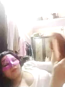 Snapshot of bobbyronak chatting on 01-02-25, 06:45 bobbyronak online show from 01-02-25, 06:45