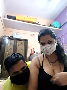 Snapshot of bobbyronak chatting on 10-14-25, 07:58 bobbyronak online show from 10-14-25, 07:58