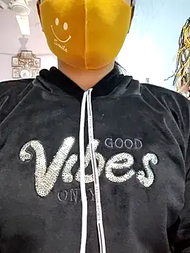 Snapshot of Kashish_SC chatting on 12-23-24, 09:49 Kashish SC online show from 12-23-24, 09:49