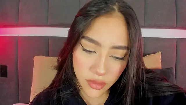 nicolle pierce online show from 10-03-25, 01:30