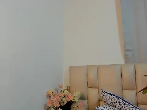 Soy Bella online show from 12-22-24, 08:58