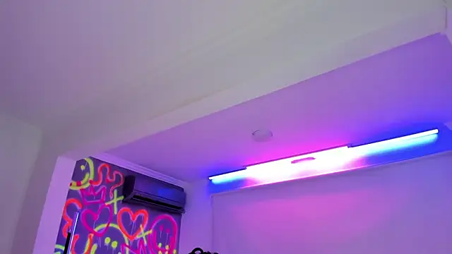 Snapshot of GEANNAROSE chatting on 01-17-25, 11:49 GEANNAROSE online show from 01-17-25, 11:49