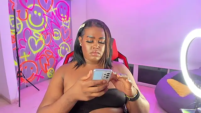 Snapshot of GEANNAROSE chatting on 01-23-25, 11:48 GEANNAROSE online show from 01-23-25, 11:48