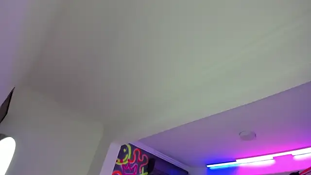 Snapshot of GEANNAROSE chatting on 02-21-25, 01:00 GEANNAROSE online show from 02-21-25, 01:00