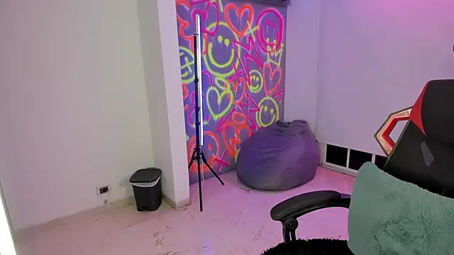 Snapshot of GEANNAROSE chatting on 03-09-25, 02:07 GEANNAROSE online show from 03-09-25, 02:07