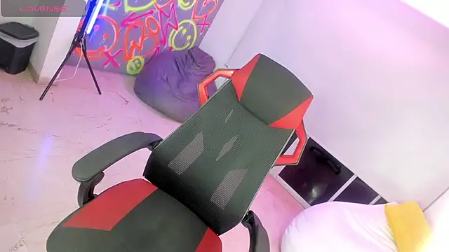 Snapshot of GEANNAROSE chatting on 03-15-25, 05:41 GEANNAROSE online show from 03-15-25, 05:41