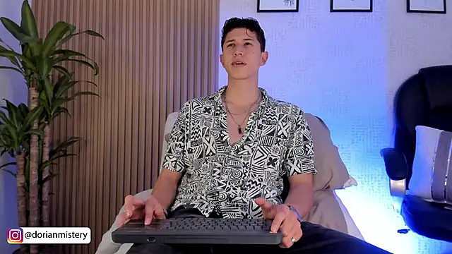 Dorianmistery2322  online show from 09-15-25, 12:43