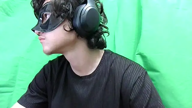 LovelyOwner com online show from 01-01-25, 03:13