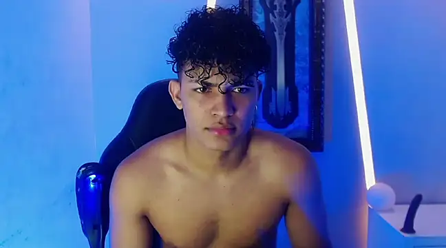 Snapshot of jamescurli_ chatting on 12-30-24, 04:53 jamescurli online show from 12-30-24, 04:53