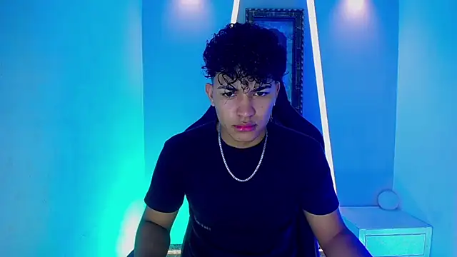 Snapshot of jamescurli_ chatting on 01-11-25, 04:06 jamescurli online show from 01-11-25, 04:06