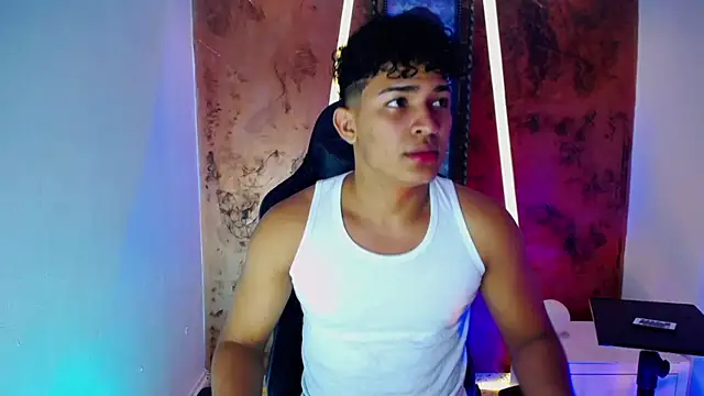 Snapshot of jamescurli_ chatting on 01-30-25, 04:27 jamescurli online show from 01-30-25, 04:27