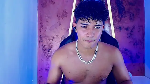 Snapshot of jamescurli_ chatting on 02-03-25, 11:09 jamescurli online show from 02-03-25, 11:09