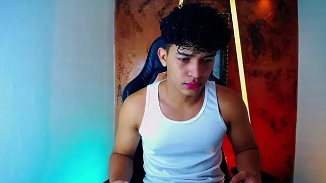 Snapshot of jamescurli_ chatting on 03-11-25, 05:05 jamescurli online show from 03-11-25, 05:05