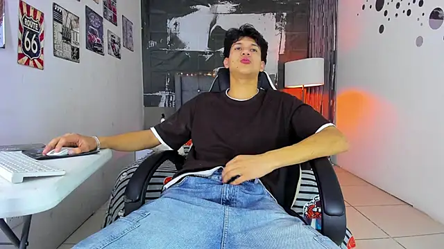 Snapshot of jason_graeats chatting on 02-13-26, 04:30 jason graeats online show from 02-13-26, 04:30