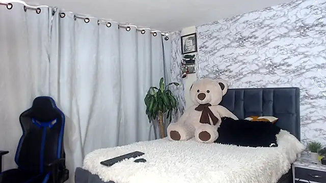 Snapshot of anne_parker chatting on 12-12-24, 06:21 anne parker online show from 12-12-24, 06:21