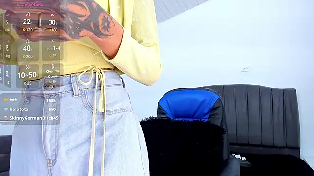 Snapshot of anne_parker chatting on 02-15-25, 01:05 anne parker online show from 02-15-25, 01:05