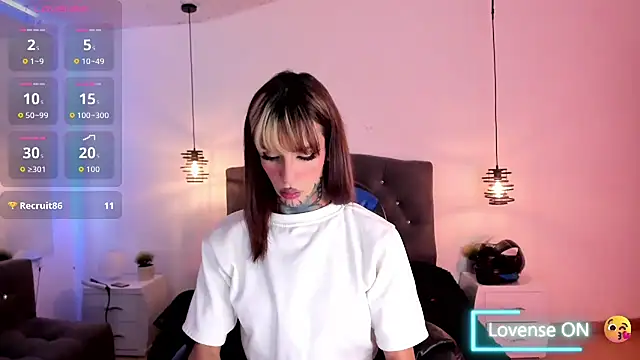 Snapshot of anne_parker chatting on 10-17-25, 02:30 anne parker online show from 10-17-25, 02:30