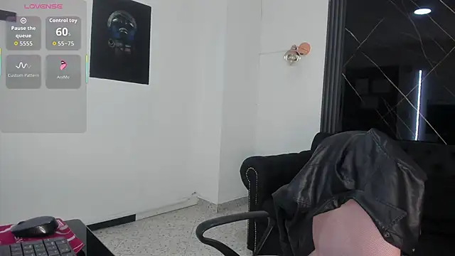 Snapshot of miacarperr1 chatting on 02-13-26, 08:49 miacarperr1 online show from 02-13-26, 08:49