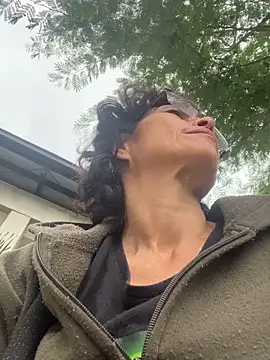 MireyaTorresGu online show from 10-29-25, 12:07