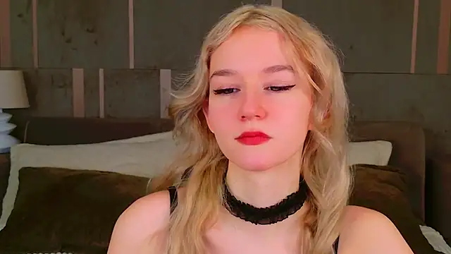 Snapshot of NaomiLoys chatting on 02-10-25, 08:53 NaomiLoys online show from 02-10-25, 08:53