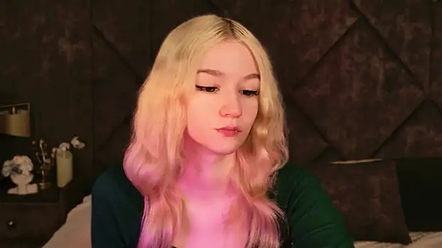 NaomiLoys online show from 11-09-25, 10:35