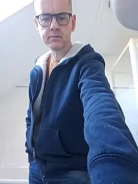 Snapshot of Hectorthyssen1 chatting on 02-02-25, 12:46 Hectorthyssen1 online show from 02-02-25, 12:46