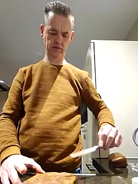 Snapshot of Hectorthyssen1 chatting on 02-05-25, 05:41 Hectorthyssen1 online show from 02-05-25, 05:41