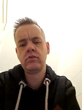 Snapshot of Hectorthyssen1 chatting on 02-08-25, 11:01 Hectorthyssen1 online show from 02-08-25, 11:01