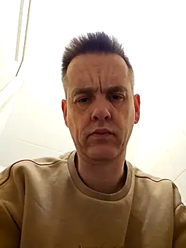 Snapshot of Hectorthyssen1 chatting on 02-09-25, 06:26 Hectorthyssen1 online show from 02-09-25, 06:26