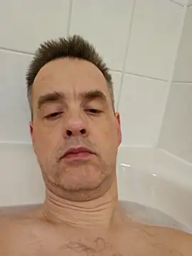 Snapshot of Hectorthyssen1 chatting on 02-12-25, 07:56 Hectorthyssen1 online show from 02-12-25, 07:56