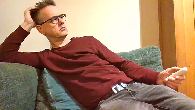 Snapshot of Hectorthyssen1 chatting on 02-13-25, 10:11 Hectorthyssen1 online show from 02-13-25, 10:11