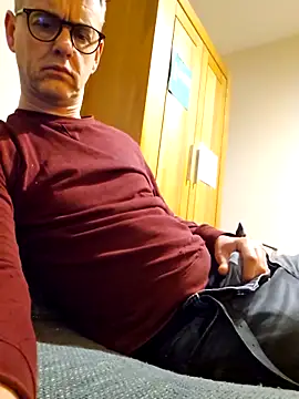 Snapshot of Hectorthyssen1 chatting on 02-14-25, 11:20 Hectorthyssen1 online show from 02-14-25, 11:20