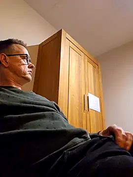 Snapshot of Hectorthyssen1 chatting on 10-18-25, 10:32 Hectorthyssen1 online show from 10-18-25, 10:32