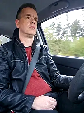 Snapshot of Hectorthyssen1 chatting on 10-20-25, 03:01 Hectorthyssen1 online show from 10-20-25, 03:01