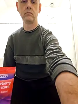 Snapshot of Hectorthyssen1 chatting on 10-28-25, 06:32 Hectorthyssen1 online show from 10-28-25, 06:32