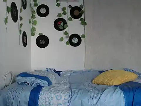 Snapshot of Hannafoster chatting on 12-02-24, 01:35 Hannafoster online show from 12-02-24, 01:35