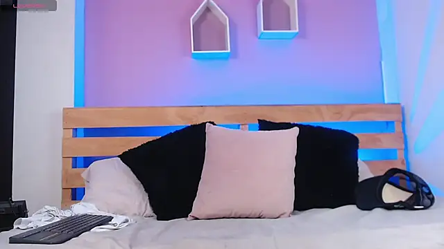 Snapshot of Bedobigcock chatting on 02-07-25, 09:58 Bedobigcock online show from 02-07-25, 09:58