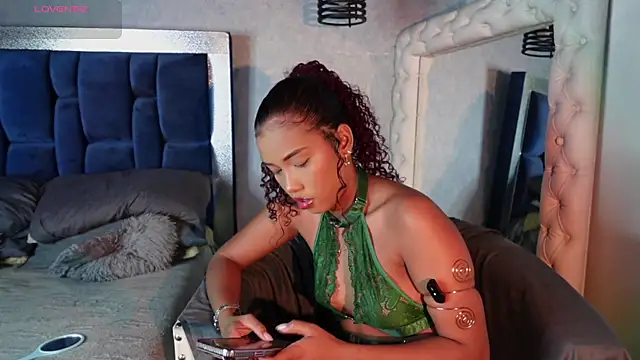 Snapshot of Salome_Williamss chatting on 05-29-26, 12:36 Salome Williamss online show from 05-29-26, 12:36