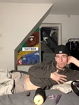 MikesWood21 online show from 12-23-24, 02:13