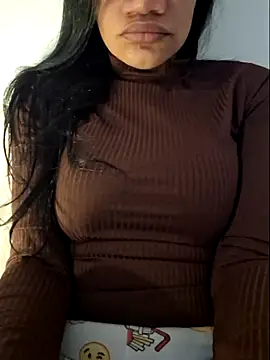 Snapshot of charllottebrasilian chatting on 07-06-26, 04:42 charllottebrasilian online show from 07-06-26, 04:42