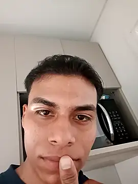 Snapshot of Santiago_2001 chatting on 10-27-25, 04:22 Santiago 2001 online show from 10-27-25, 04:22