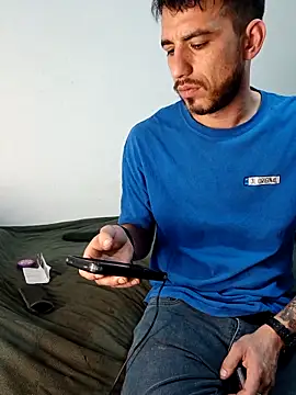 jhonyhot9292 online show from 04-22-26, 02:40