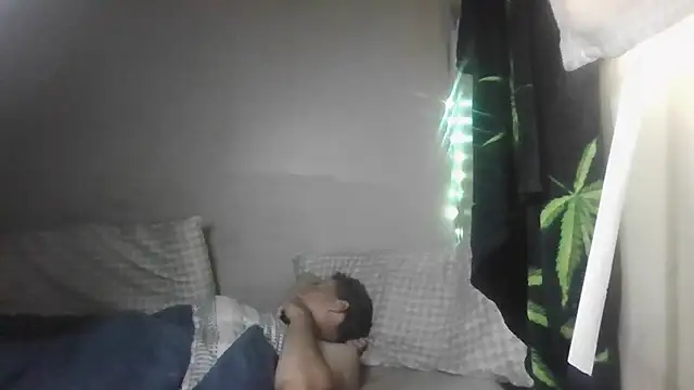 Snapshot of George48 chatting on 12-05-25, 04:14 George48 online show from 12-05-25, 04:14