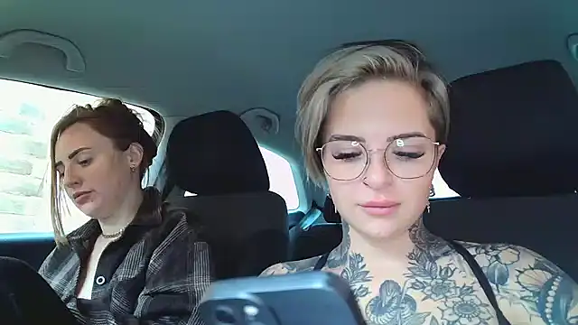 Snapshot of Alexandersonxo chatting on 12-21-24, 01:10 Alexandersonxo online show from 12-21-24, 01:10