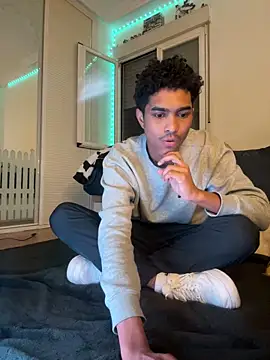 Snapshot of Ryan-hot chatting on 01-16-26, 08:35 Ryan-hot online show from 01-16-26, 08:35