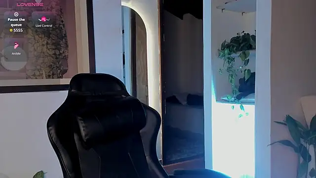 Snapshot of CherryyBrrr1 chatting on 12-04-25, 02:10 CherryyBrrr1 online show from 12-04-25, 02:10