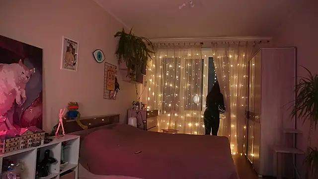 Snapshot of Staceymur chatting on 12-16-24, 08:48 Staceymur online show from 12-16-24, 08:48