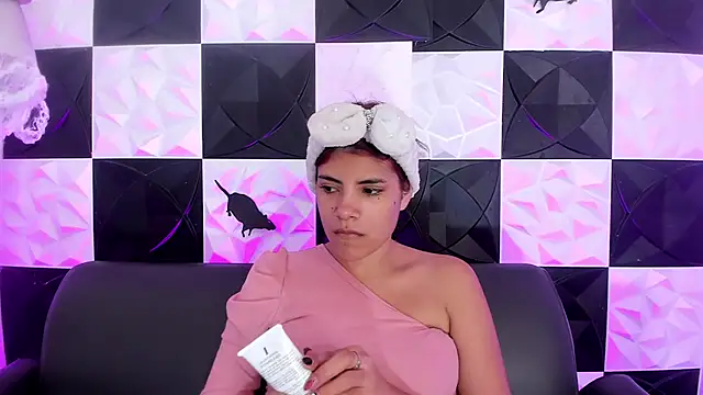 AfroditaMoore online show from 10-30-25, 04:14