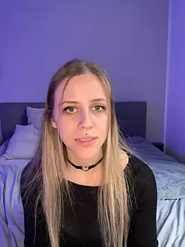 lunawolf21 online show from 12-04-24, 08:23