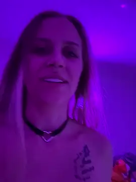 lunawolf21 online show from 01-01-25, 08:47